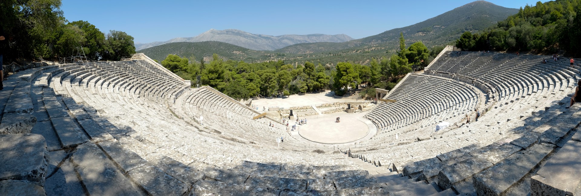 Epidauro, l'antico teatro greco dall'acustica perfetta